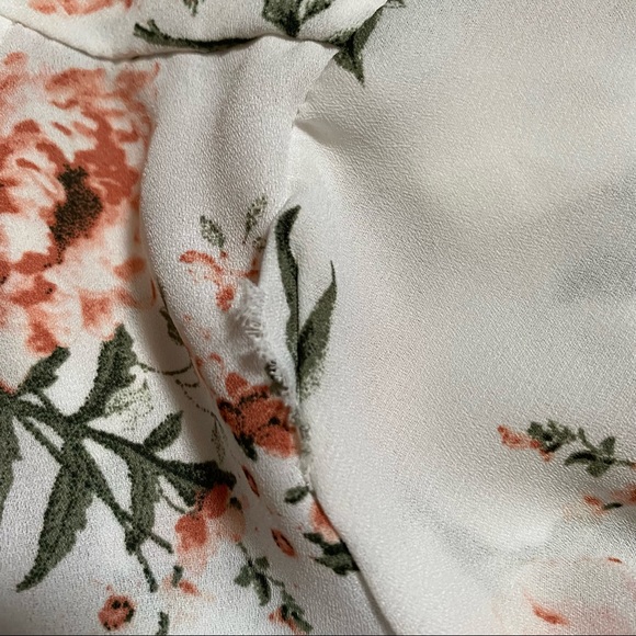 SOLD J is for Justify Summer Sheer Floral Top Sz S - Picture 4 of 9
